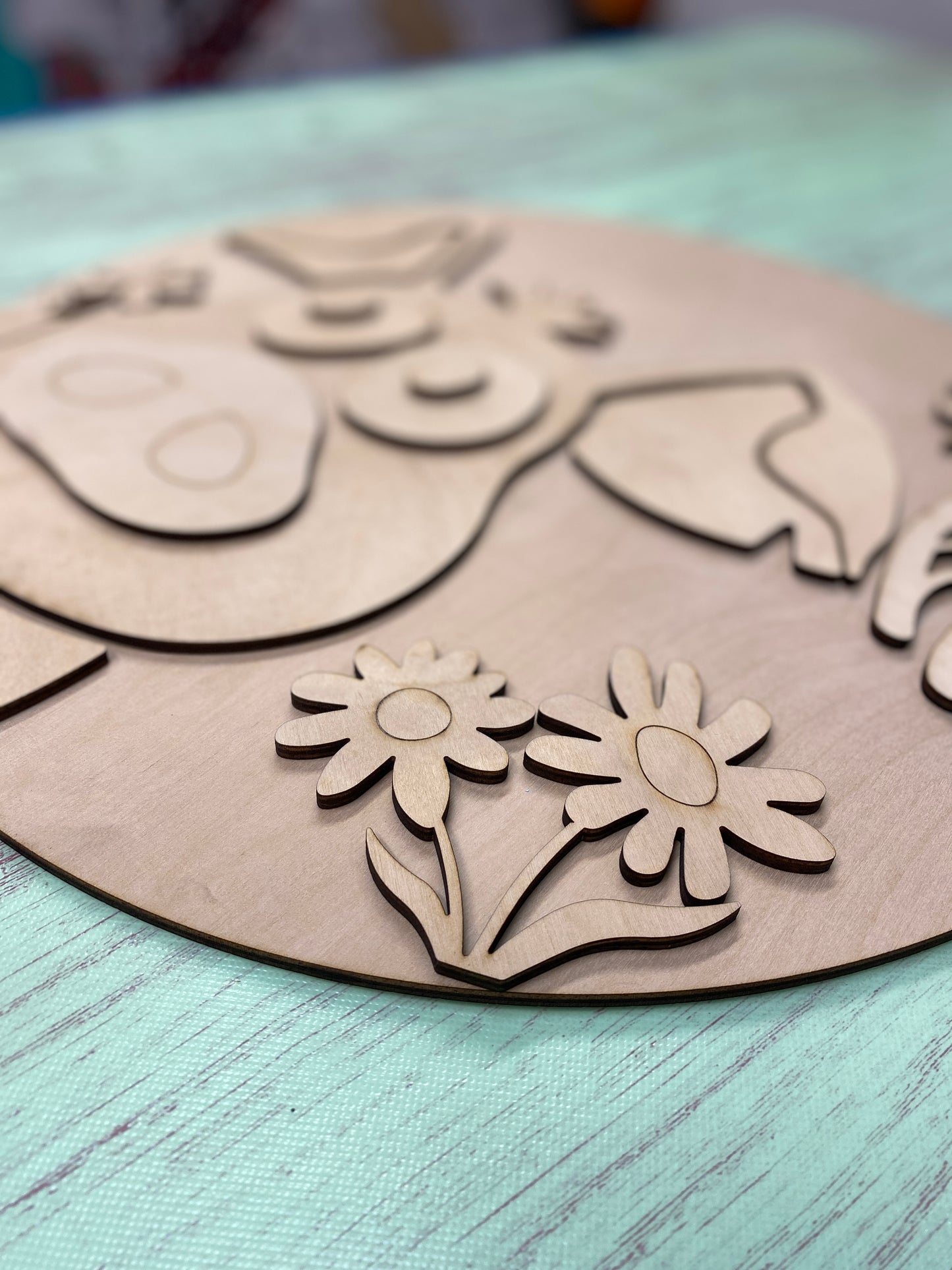 DIY Wooden Pig Door Hanger Kit with Googly Eyes, Layered Laser-Cut Wooden Door Hanger Blank, DIY Kit