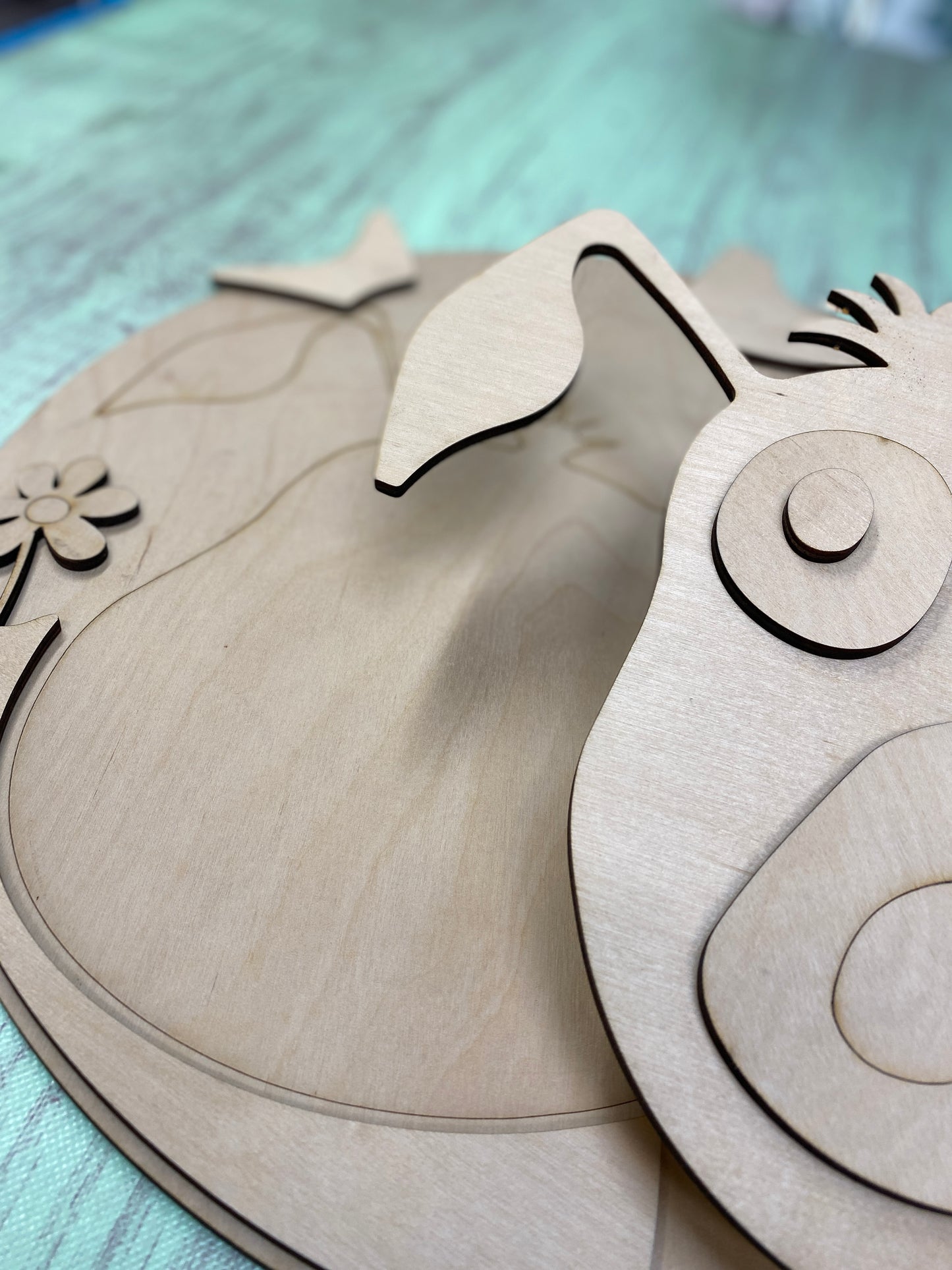 DIY Wooden Pig Door Hanger Kit with Googly Eyes, Layered Laser-Cut Wooden Door Hanger Blank, DIY Kit