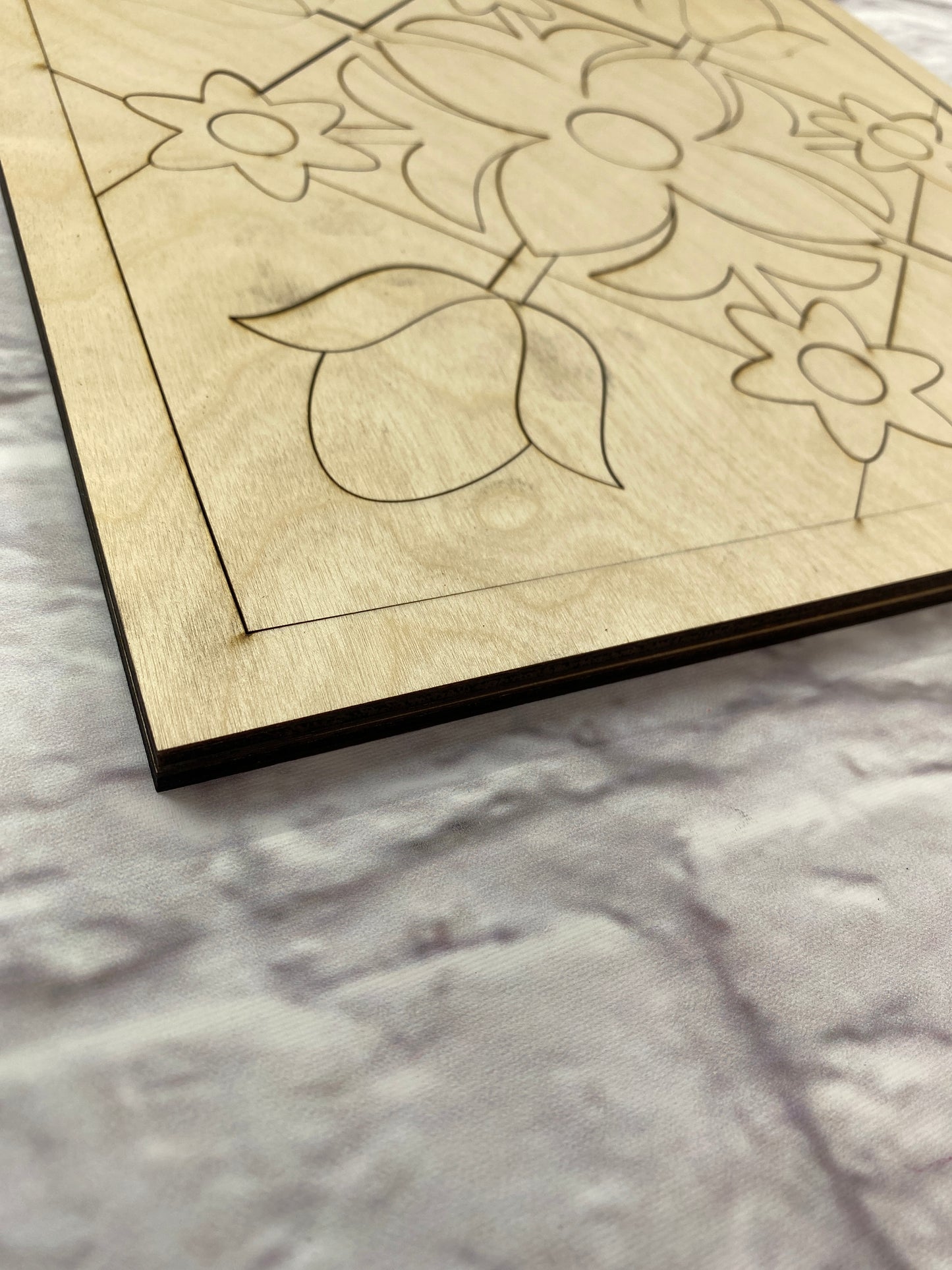 Barn Quilt Floral Design Wooden Quilt Block Door Hanger Kit, Farmhouse Front Door Wreath Laser-Cut Door Hanger Kit