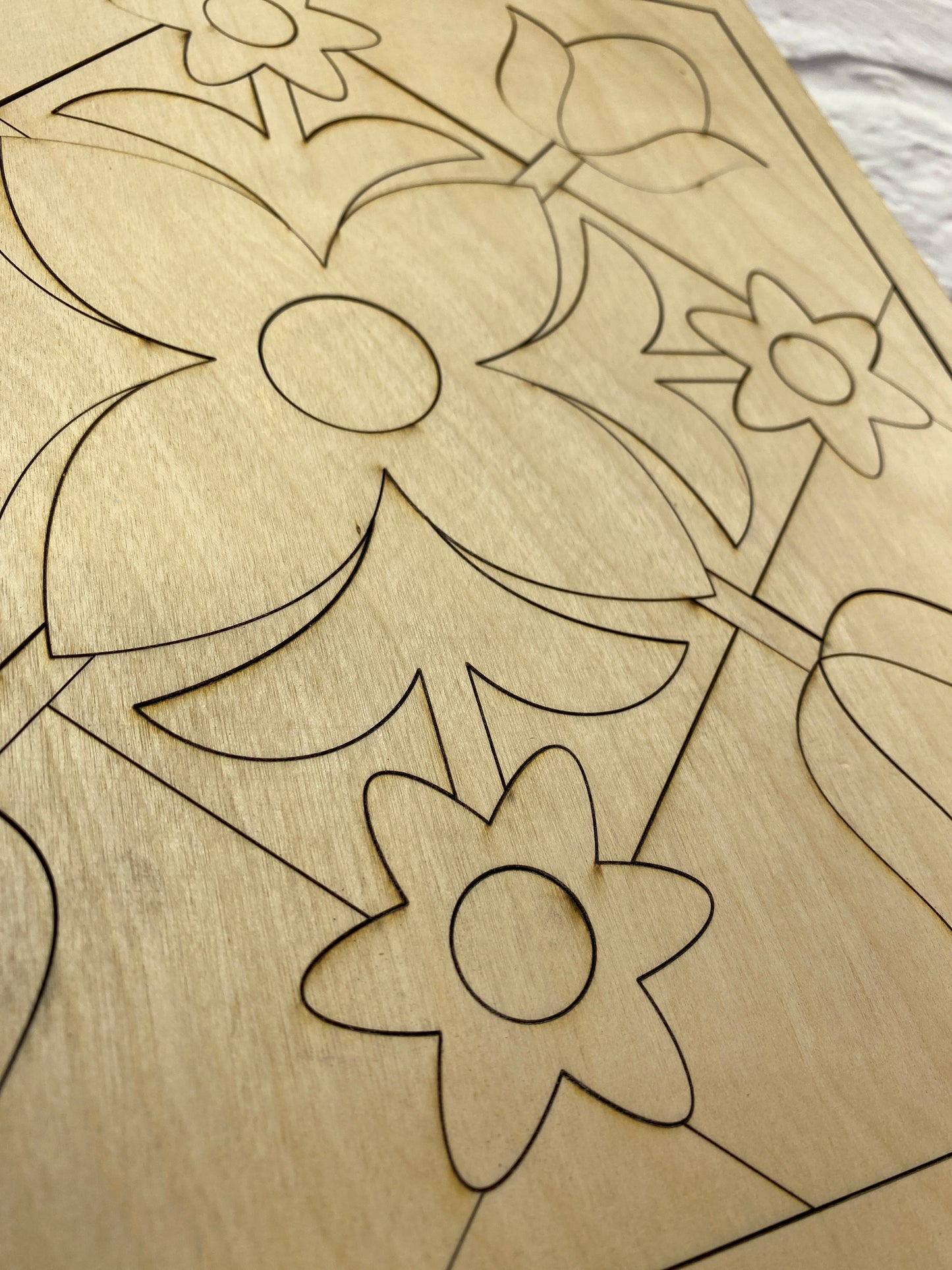 Barn Quilt Floral Design Wooden Quilt Block Door Hanger Kit, Farmhouse Front Door Wreath Laser-Cut Door Hanger Kit