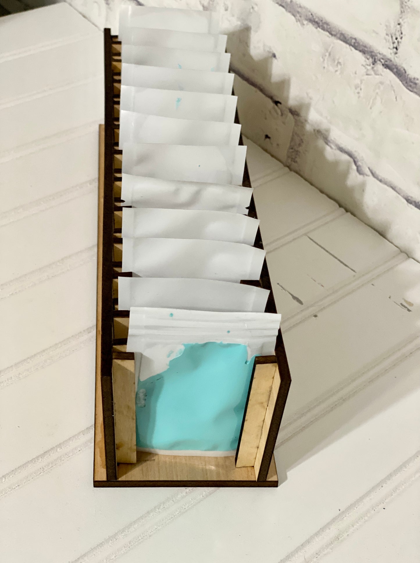 Paint Pouch Stand