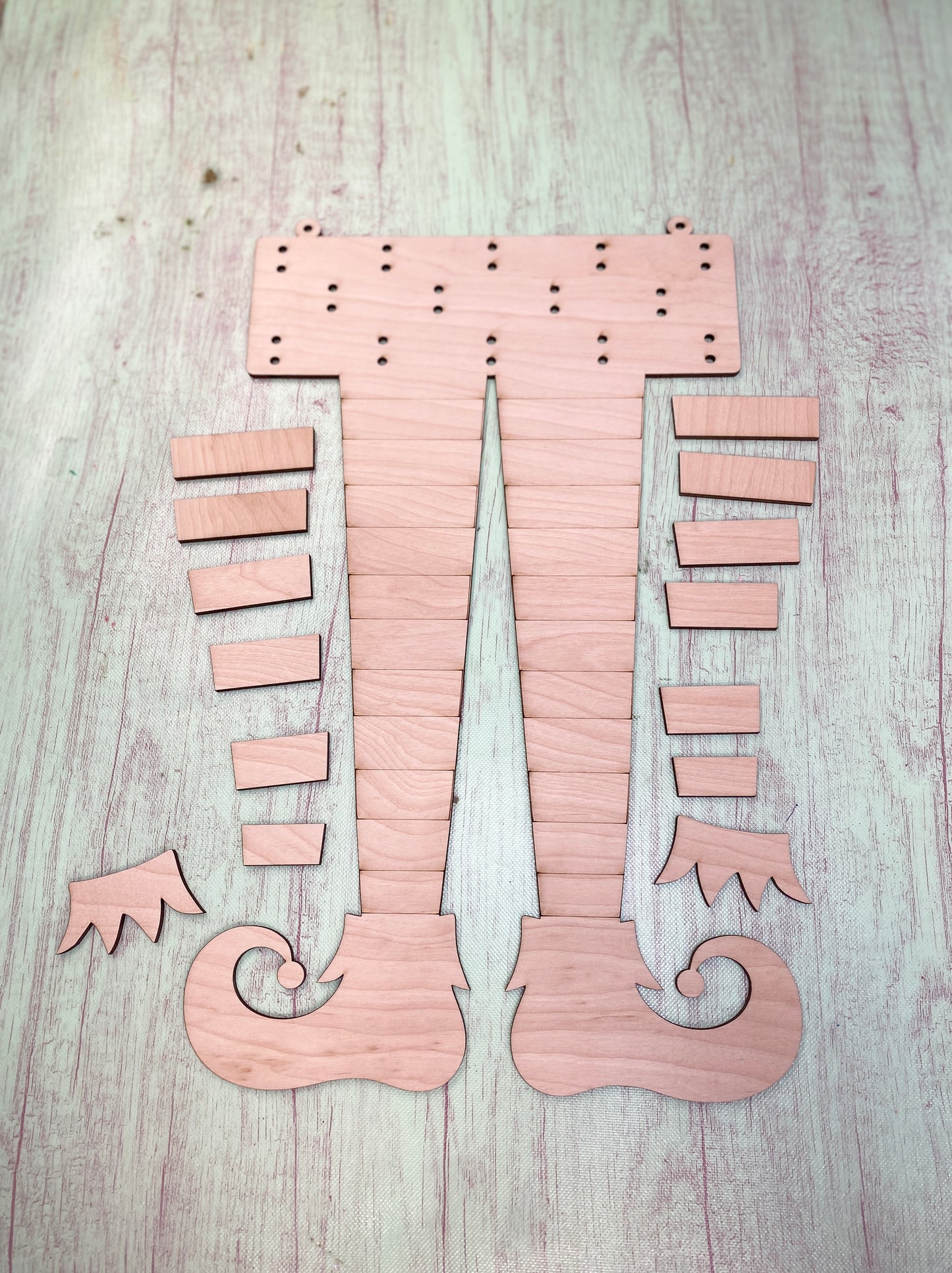 Elf feet and Legs / Wreath Form / Christmas Decor / Laser Cut Door Hanger / Blanks for DIY Project