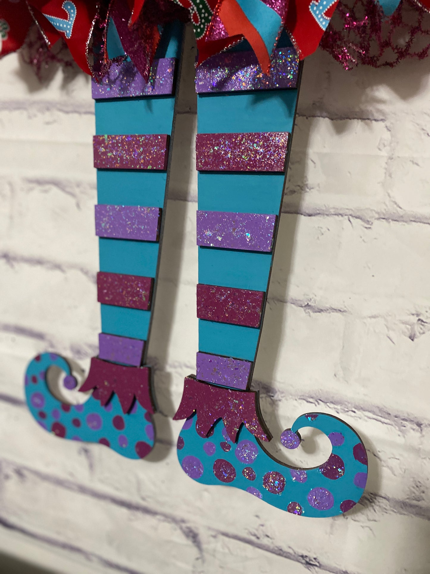 Elf feet and Legs / Wreath Form / Christmas Decor / Laser Cut Door Hanger / Blanks for DIY Project