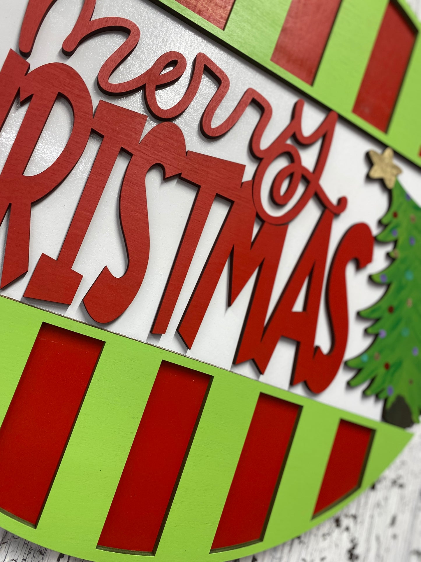 Merry Christmas Layered Door Hanger with Tree – 18 Inch Round Wooden Christmas Sign for Front Door or Wall