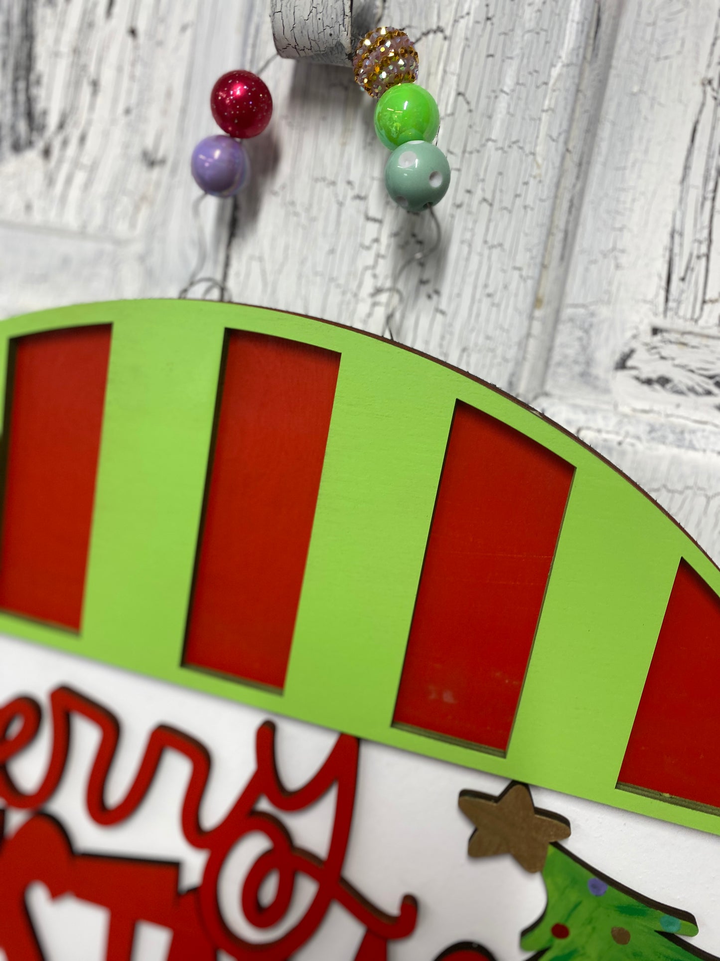 Merry Christmas Layered Door Hanger with Tree – 18 Inch Round Wooden Christmas Sign for Front Door or Wall
