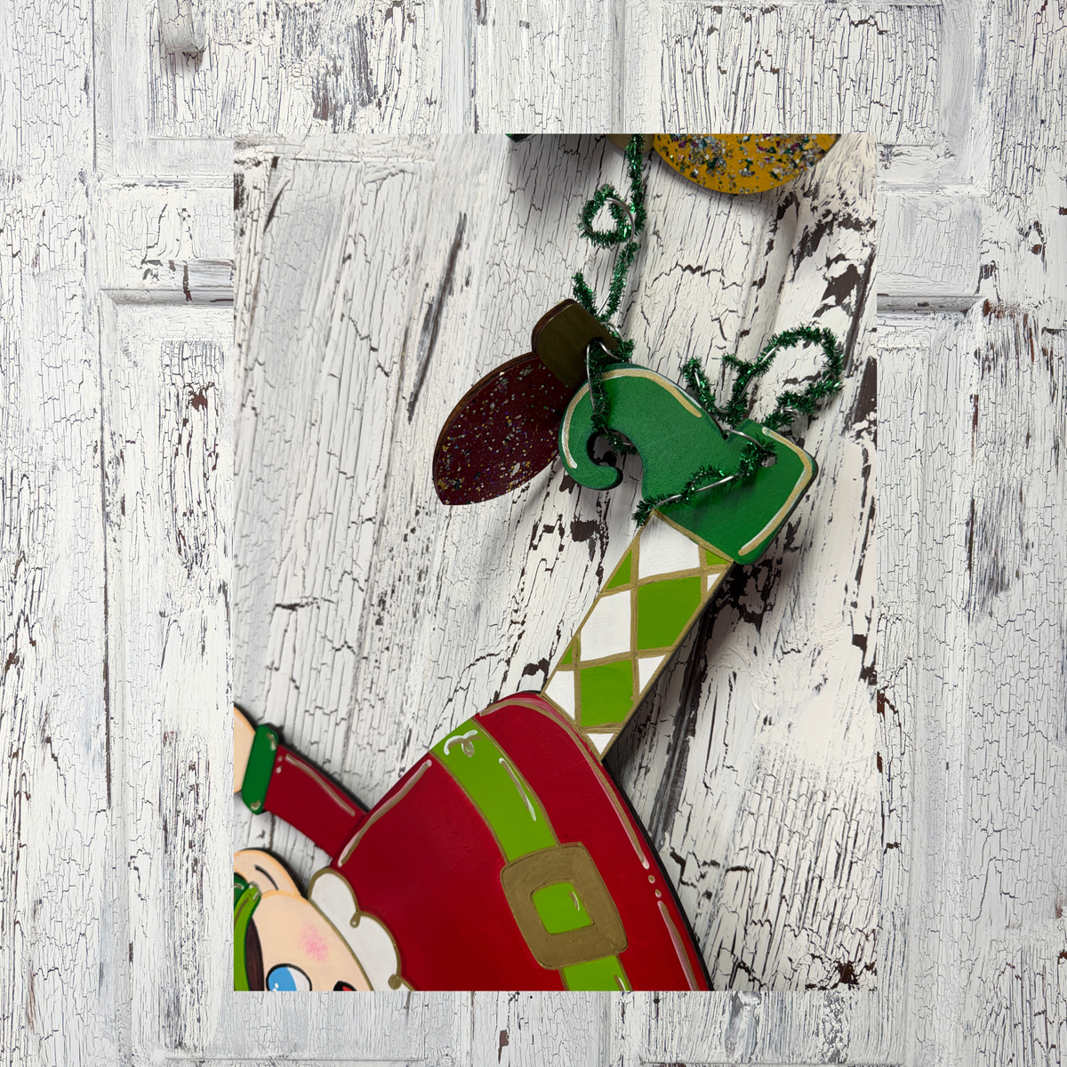 Mischievous Christmas Elf Door Hanger – Hand-Painted Wooden Holiday Decor