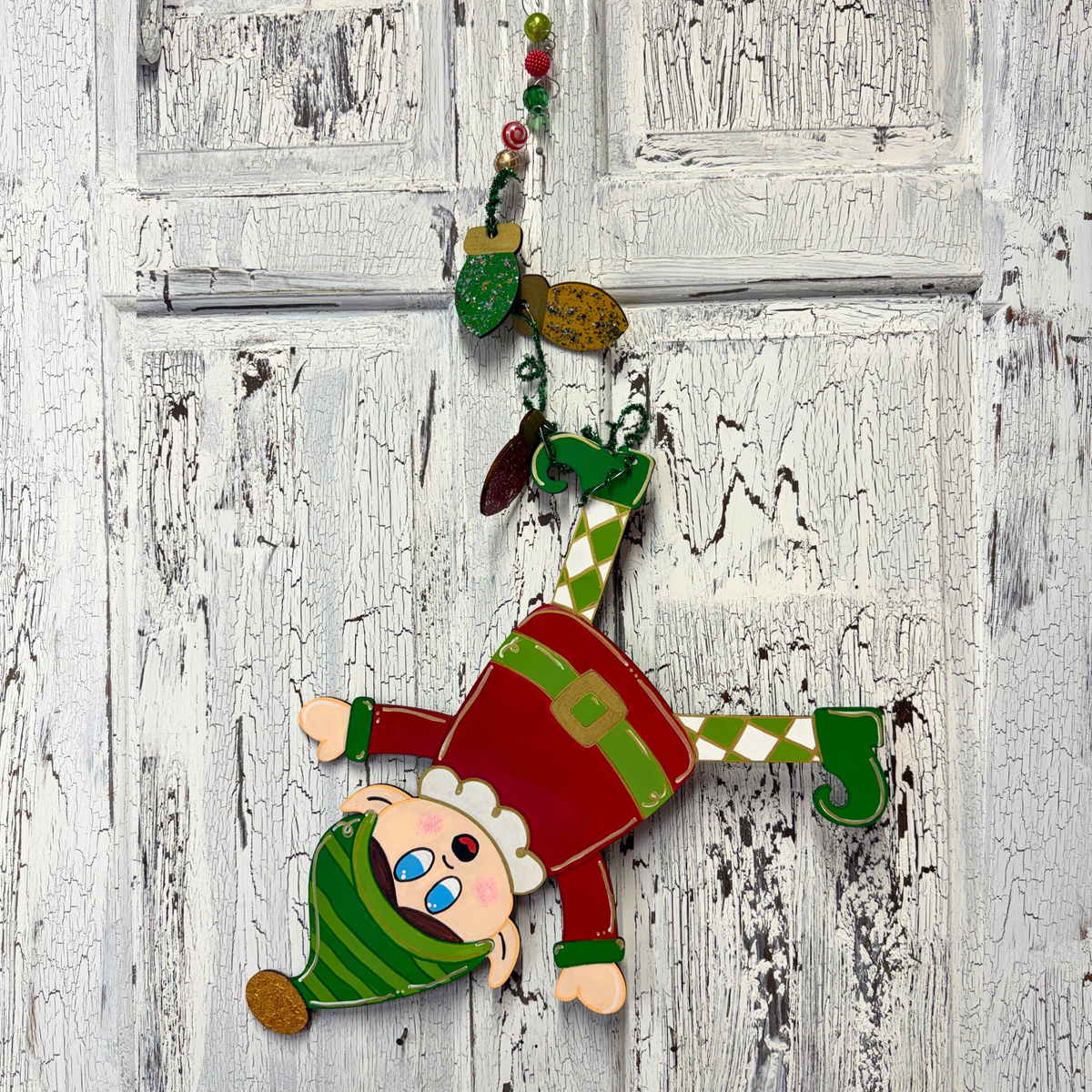 Mischievous Christmas Elf Door Hanger – Hand-Painted Wooden Holiday Decor